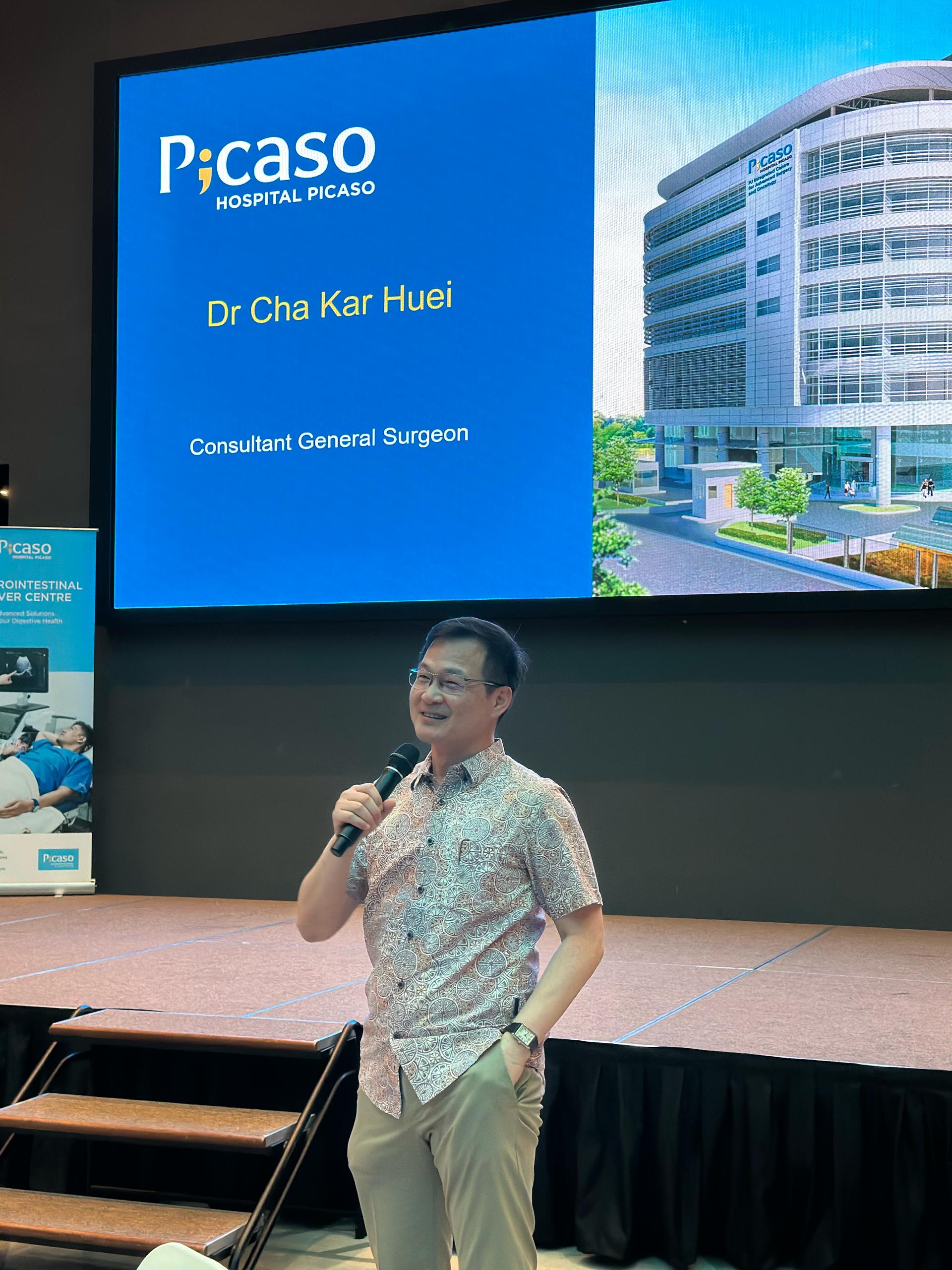 Dr Cha speaking at Hospital Picaso Gastrointestinal & Liver Centre event